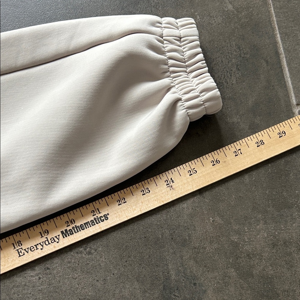 Off white, women’s Jogger Pants - Picture 9 of 9